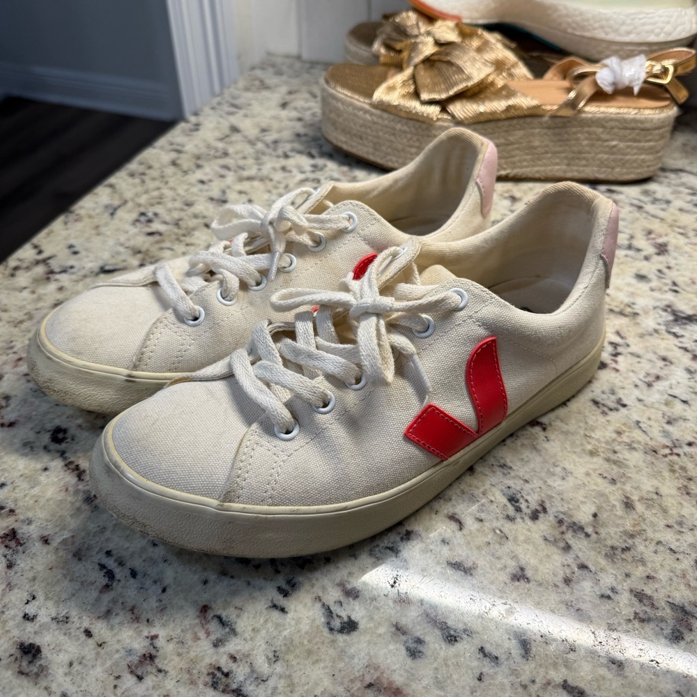 Veja Cream Sneakers with Red Accent